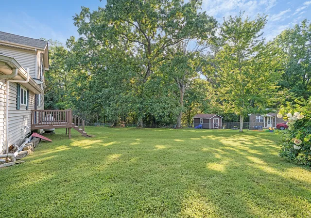 Photo 3 of Single family home for sale at 860 Potters Ln, Clarksville, TN 37040 | MLS# 3541002 | Listing updated on 2026-09-07