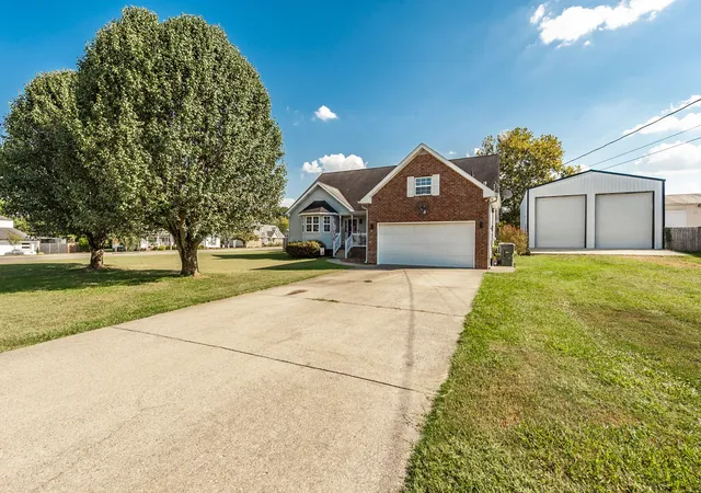 Photo 2 of Single family home for sale at 1026 Waters Edge Cir, Mount Juliet, TN 37122 | MLS# 3531658 | Listing updated on 2026-09-14
