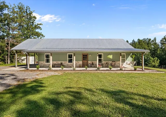 Photo 1 of Single family home for sale at 129 Upper Alsup Rd, Tennessee Ridge, TN 37178 | MLS# 3531676 | Listing updated on 2026-10-08