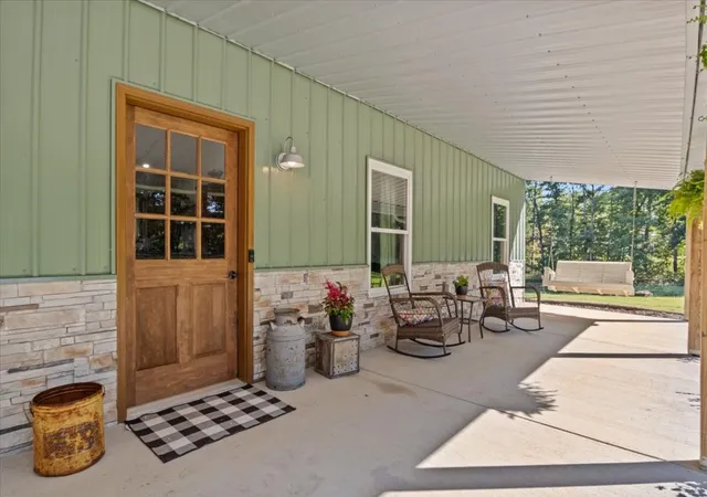 Photo 3 of Single family home for sale at 129 Upper Alsup Rd, Tennessee Ridge, TN 37178 | MLS# 3531676 | Listing updated on 2026-10-08