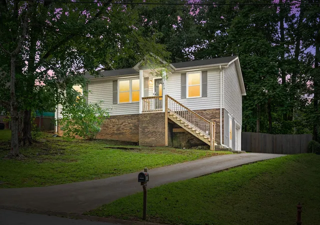Photo 1 of Single family home for sale at 476 Ginkgo Dr, Clarksville, TN 37042 | MLS# 3529996 | Listing updated on 2026-09-28