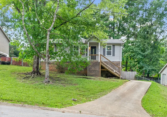Photo 1 of Single family home for sale at 476 Ginkgo Dr, Clarksville, TN 37042 | MLS# 3529996 | Listing updated on 2026-09-28