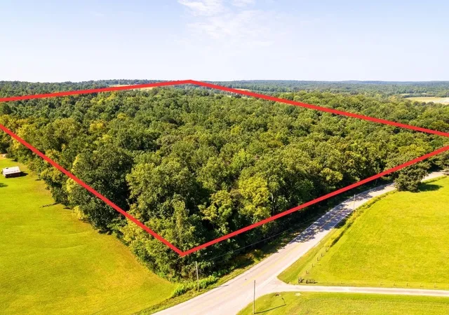 Photo 1 of Land for sale at 1 Vanleer Hwy, Charlotte, TN 37036 | MLS# 3530522 | Listing updated on 2026-09-19