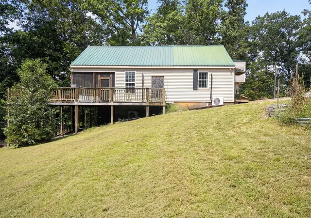 Photo 3 of Single family home for sale at 187 Sweetbrier Dr, Decaturville, TN 38329 | MLS# 3531389 | Listing updated on 2026-09-23