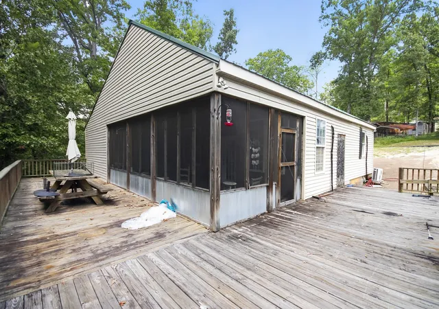 Photo 4 of Single family home for sale at 187 Sweetbrier Dr, Decaturville, TN 38329 | MLS# 3531389 | Listing updated on 2026-09-23