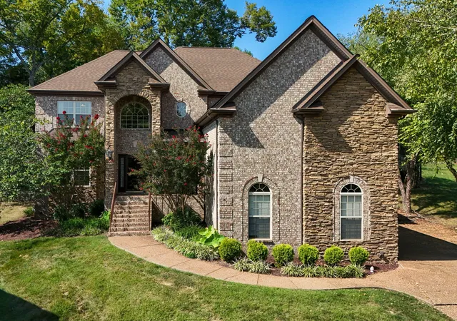 Photo 3 of Single family home for sale at 1014 Atchley Ct, Hendersonville, TN 37075 | MLS# 3530191 | Listing updated on 2026-09-16