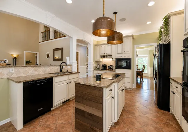 Photo 4 of Single family home for sale at 1014 Atchley Ct, Hendersonville, TN 37075 | MLS# 3530191 | Listing updated on 2026-09-16