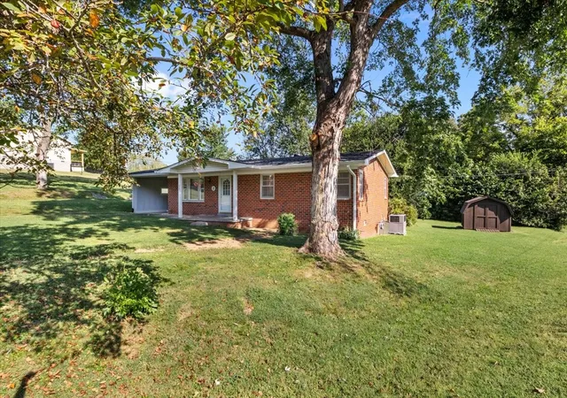 Photo 1 of Single family home for sale at 220 Roby Dr, Erin, TN 37061 | MLS# 3531024 | Listing updated on 2026-09-02