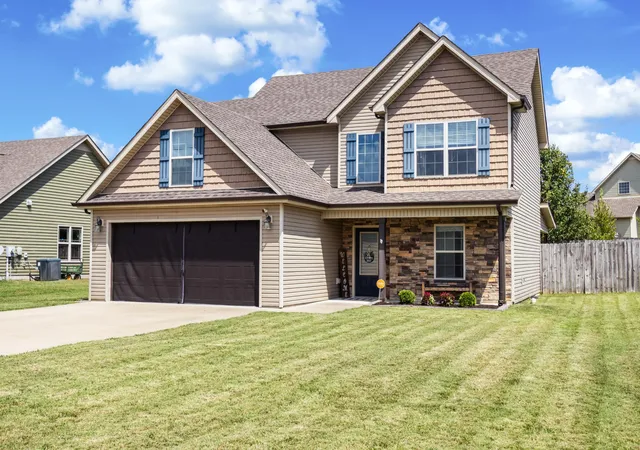 Photo 3 of Single family home for sale at 571 Tracy Ln, Clarksville, TN 37040 | MLS# 3544805 | Listing updated on 2026-10-09