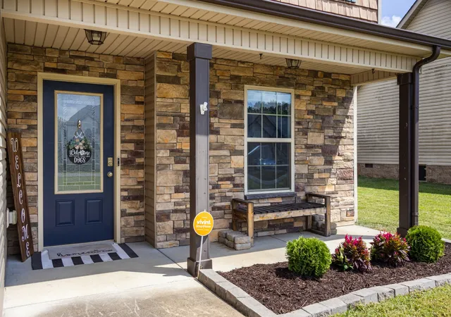 Photo 3 of Single family home for sale at 571 Tracy Ln, Clarksville, TN 37040 | MLS# 3544805 | Listing updated on 2026-10-09
