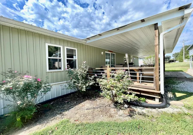 Photo 1 of Manufactured home for sale at 215 Cypress Crk Cv, Linden, TN 37096 | MLS# 3530205 | Listing updated on 2026-09-01