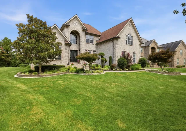 Photo 2 of Single family home for sale at 3356 Clovercroft Dr, Murfreesboro, TN 37130 | MLS# 3531367 | Listing updated on 2026-09-17