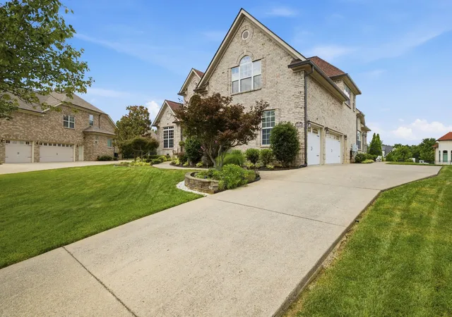 Photo 3 of Single family home for sale at 3356 Clovercroft Dr, Murfreesboro, TN 37130 | MLS# 3531367 | Listing updated on 2026-09-17