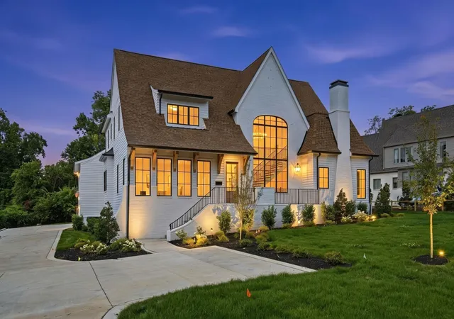 Photo 3 of Mansion for sale at 105 Keyway Dr, Nashville, TN 37205 | MLS# 3530147 | Listing updated on 2026-09-20