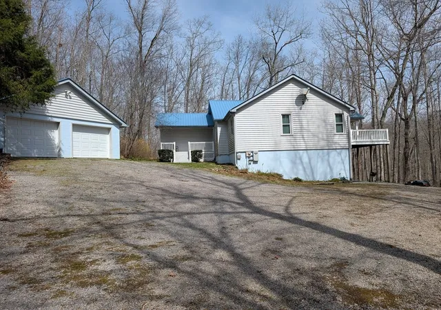 Photo 2 of Single family home for sale at 446 East Cvs Rd, Monterey, TN 38574 | MLS# 3530183 | Listing updated on 2026-09-01