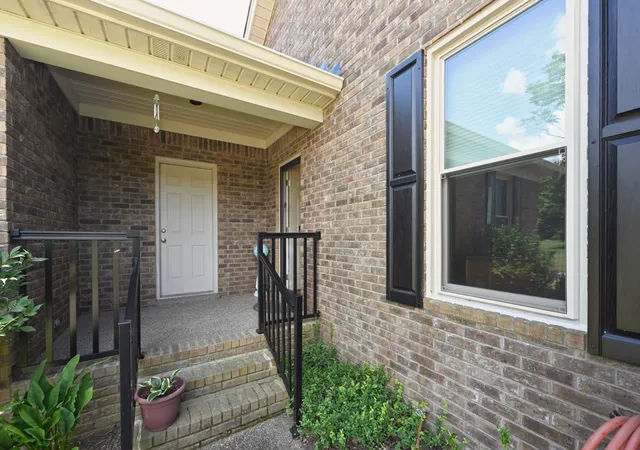 Photo 4 of Single family home for sale at 210 The Hollows Ct, Hendersonville, TN 37075 | MLS# 3531708 | Listing updated on 2026-09-03