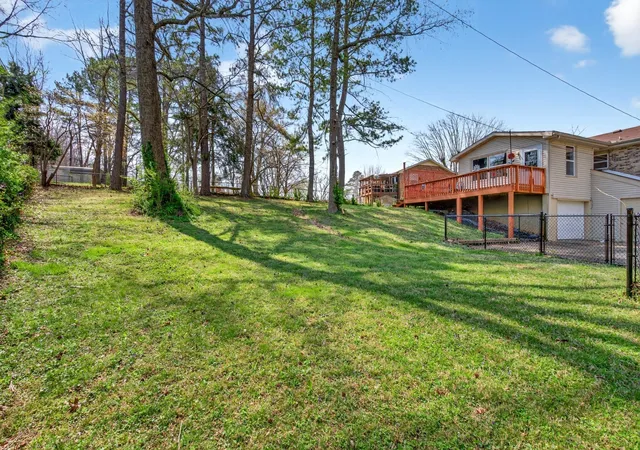 Photo 3 of Single family home for sale at 1287 Jostin Dr, Clarksville, TN 37040 | MLS# 3542957 | Listing updated on 2026-10-20