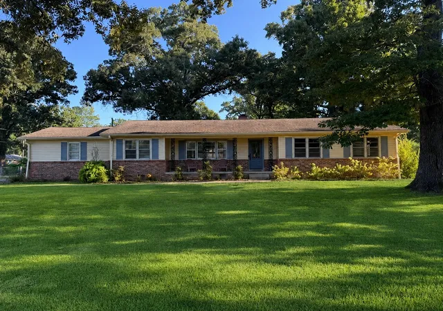 Photo 1 of Single family home for sale at 608 Bragg Cir, Tullahoma, TN 37388 | MLS# 3542601 | Listing updated on 2026-09-21
