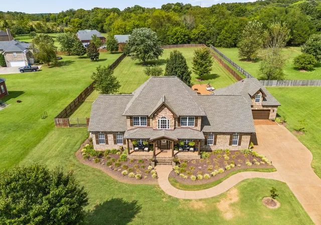 Photo 2 of Single family home for sale at 728 Furman Dr, Murfreesboro, TN 37129 | MLS# 3597913 | Listing updated on 2026-10-15