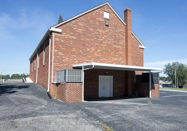 Photo 4 of Single family home for sale at 115 Peers St, Mc Minnville, TN 37110 | MLS# 3531047 | Listing updated on 2026-09-02