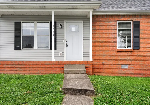Photo 3 of Single family home for sale at 1862 Timberline Pl, Clarksville, TN 37042 | MLS# 3530271 | Listing updated on 2026-09-01