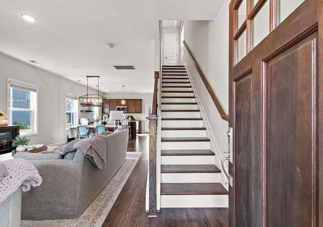 Photo 3 of Single family home for sale at 7534 Station Dr, Nashville, TN 37221 | MLS# 3541075 | Listing updated on 2026-09-03