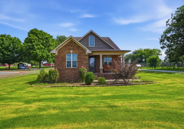 Photo 1 of Single family home for sale at 14024 Elk River Mills Rd, Athens, AL 35614 | MLS# 3530350 | Listing updated on 2026-09-01