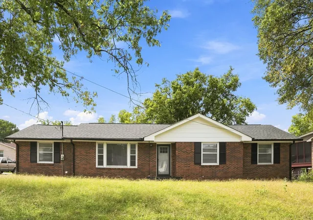 Photo 2 of Single family home for sale at 736 Roman Dr, Nashville, TN 37207 | MLS# 3531250 | Listing updated on 2026-09-13