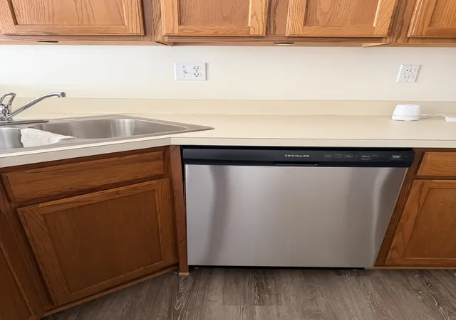 Listing Photo 4 - Condo for sale in building located at 497 Sivley Rd, Hopkinsville, KY 42240