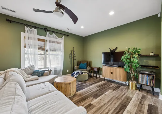Photo 3 of Townhouse for sale at 421 Joy Ave, Nashville, TN 37207 | MLS# 3530459 | Listing updated on 2026-09-05