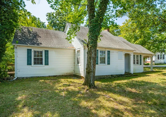 Photo 4 of Single family home for sale at 917 W Commerce St, Lewisburg, TN 37091 | MLS# 3545110 | Listing updated on 2026-10-09