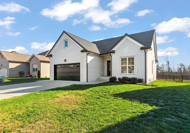 Photo 1 of Single family home for sale at 824 Brown Swiss Ct, Clarksville, TN 37043 | MLS# 3530370 | Listing updated on 2026-09-01
