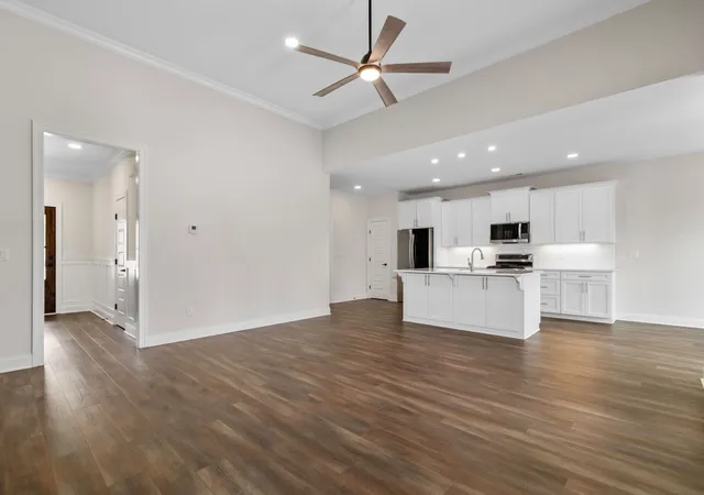 Photo 4 of Single family home for sale at 824 Brown Swiss Ct, Clarksville, TN 37043 | MLS# 3530370 | Listing updated on 2026-09-01