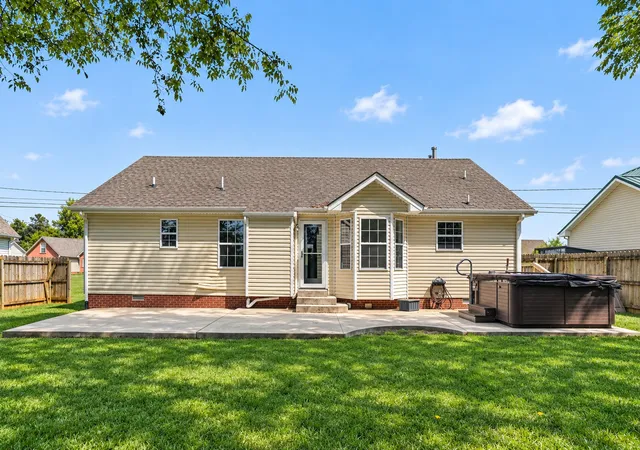 Photo 2 of Single family home for sale at 3553 Sandpiper Dr, Clarksville, TN 37042 | MLS# 3541536 | Listing updated on 2026-09-19