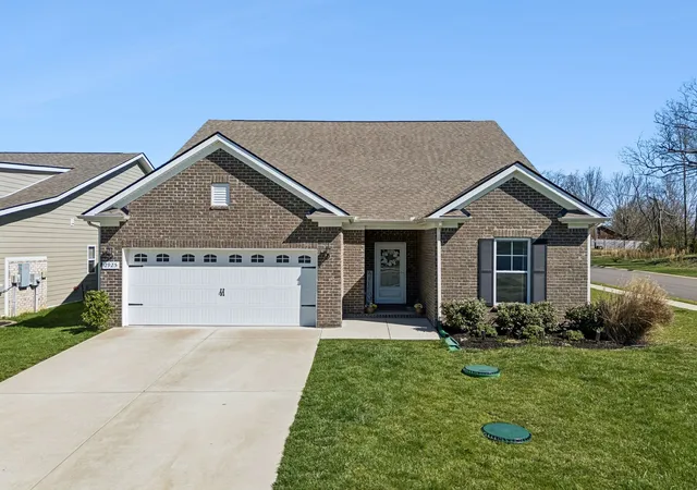 Photo 2 of Single family home for sale at 2925 Eckersley Dr, Murfreesboro, TN 37128 | MLS# 3541311 | Listing updated on 2026-09-13