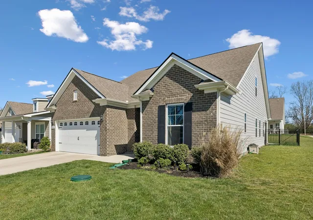 Photo 3 of Single family home for sale at 2925 Eckersley Dr, Murfreesboro, TN 37128 | MLS# 3541311 | Listing updated on 2026-09-13