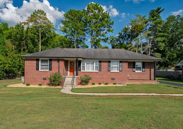 Photo 1 of Single family home for sale at 1007 2nd Avenue, Fayetteville, TN 37334 | MLS# 3531045 | Listing updated on 2026-09-15