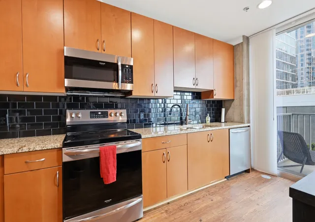 Photo 4 of Condo for sale at 301 Demonbreun St #811, Nashville, TN 37201 | MLS# 3530861 | Listing updated on 2026-09-02
