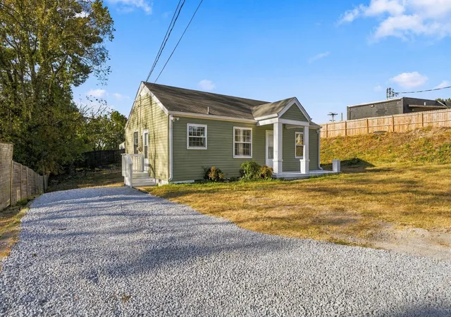 Photo 3 of Single family home for sale at 106 Dellway Dr, Nashville, TN 37207 | MLS# 3602643 | Listing updated on 2026-09-29