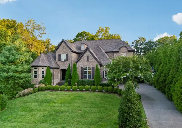 Photo 3 of Mansion for sale at 9485 Whetstone Blvd, Brentwood, TN 37027 | MLS# 3542215 | Listing updated on 2026-10-01
