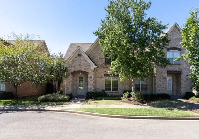 Photo 2 of Single family home for sale at 1122 Cavesson Cir, Gallatin, TN 37066 | MLS# 3610664 | Listing updated on 2026-10-06