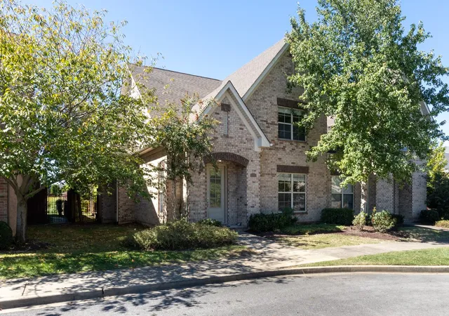 Photo 3 of Single family home for sale at 1122 Cavesson Cir, Gallatin, TN 37066 | MLS# 3610664 | Listing updated on 2026-10-06