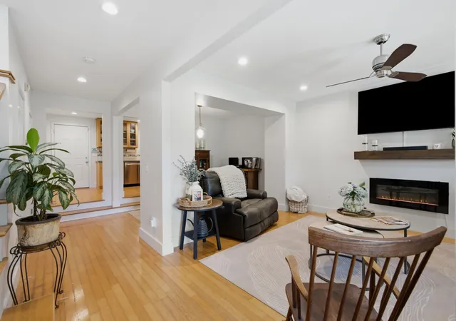 Photo 3 of Townhouse for sale at 904 Ireland St, Nashville, TN 37208 | MLS# 3531085 | Listing updated on 2026-09-19
