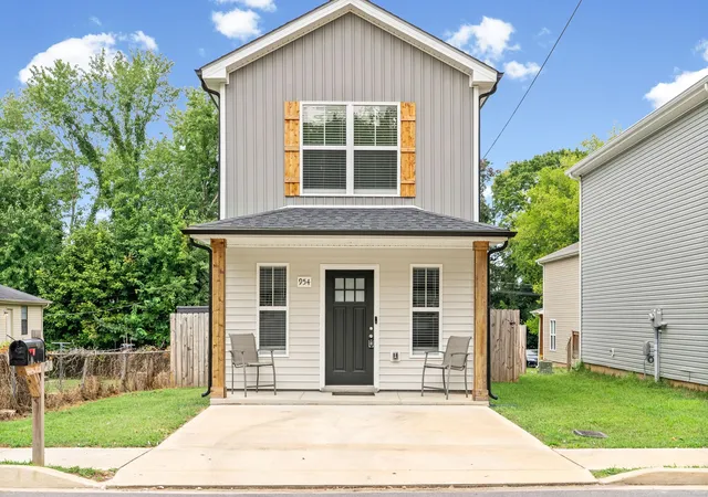 Photo 2 of Single family home for sale at 954 Richardson St, Clarksville, TN 37040 | MLS# 3531191 | Listing updated on 2026-09-02