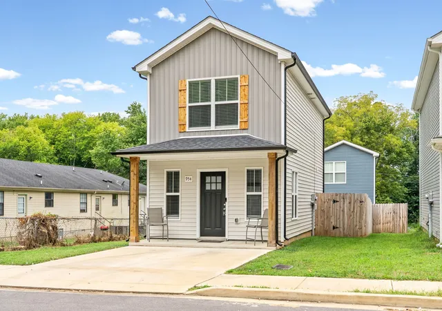 Photo 3 of Single family home for sale at 954 Richardson St, Clarksville, TN 37040 | MLS# 3531191 | Listing updated on 2026-09-02