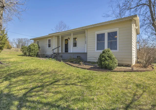 Photo 1 of Single family home for sale at 2084 Ctr Point Rd, Pulaski, TN 38478 | MLS# 3592481 | Listing updated on 2026-09-28