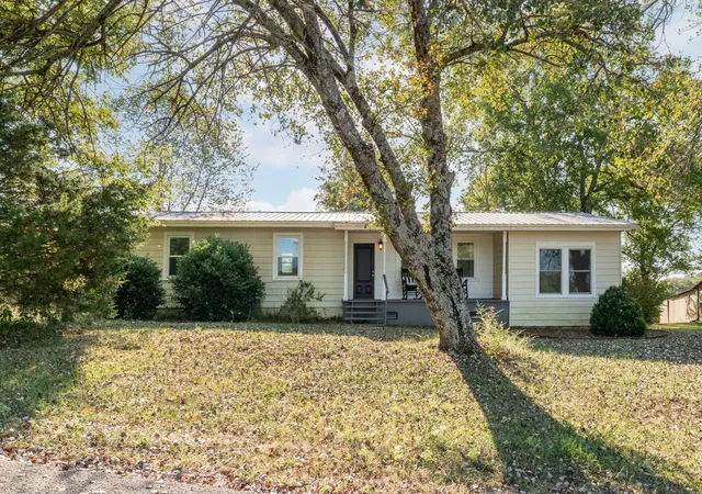Photo 3 of Single family home for sale at 2084 Ctr Point Rd, Pulaski, TN 38478 | MLS# 3592481 | Listing updated on 2026-09-28