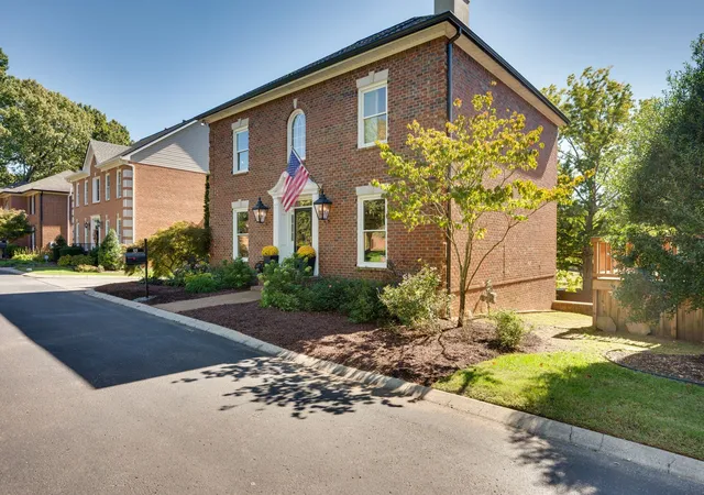 Photo 3 of Single family home for sale at 65 Ravenwood Hills Cir, Nashville, TN 37215 | MLS# 3530709 | Listing updated on 2026-09-04