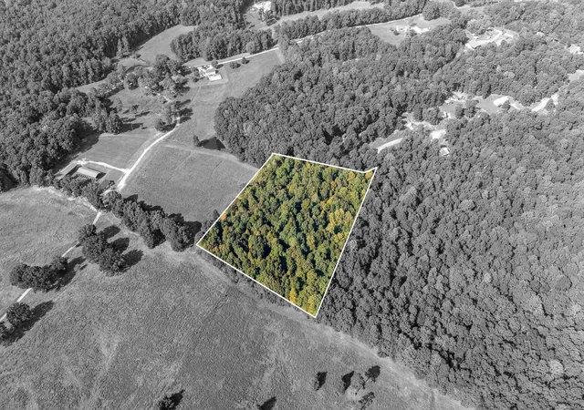 Photo 3 of Land for sale at 0 Oakdale Dr, Lawrenceburg, TN 38464 | MLS# 3545503 | Listing updated on 2026-09-21