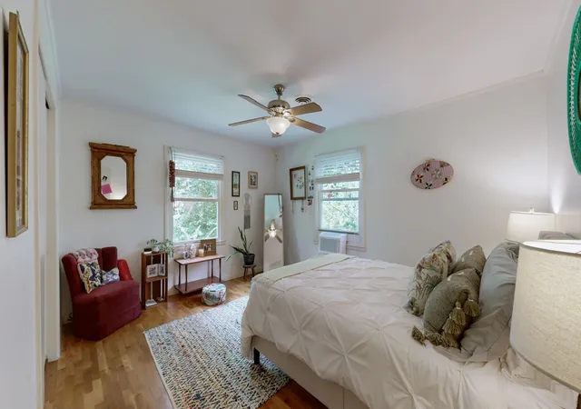 Photo 3 of Single family home for sale at 1208 Sherwood St, Paris, TN 38242 | MLS# 3530759 | Listing updated on 2026-09-01